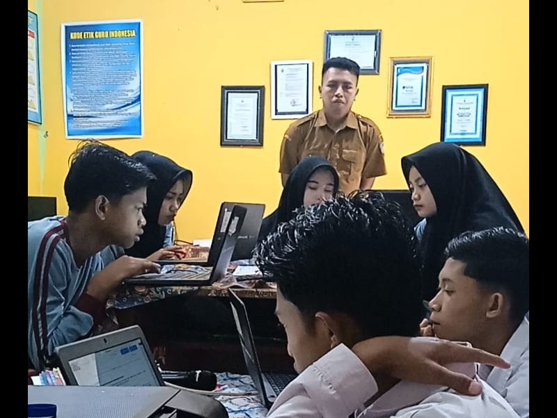 PERJUANGAN DI BALIK LAYAR, CATATAN GLADI TKA SMPN 3 SUMBERMALANG SATU ATAP